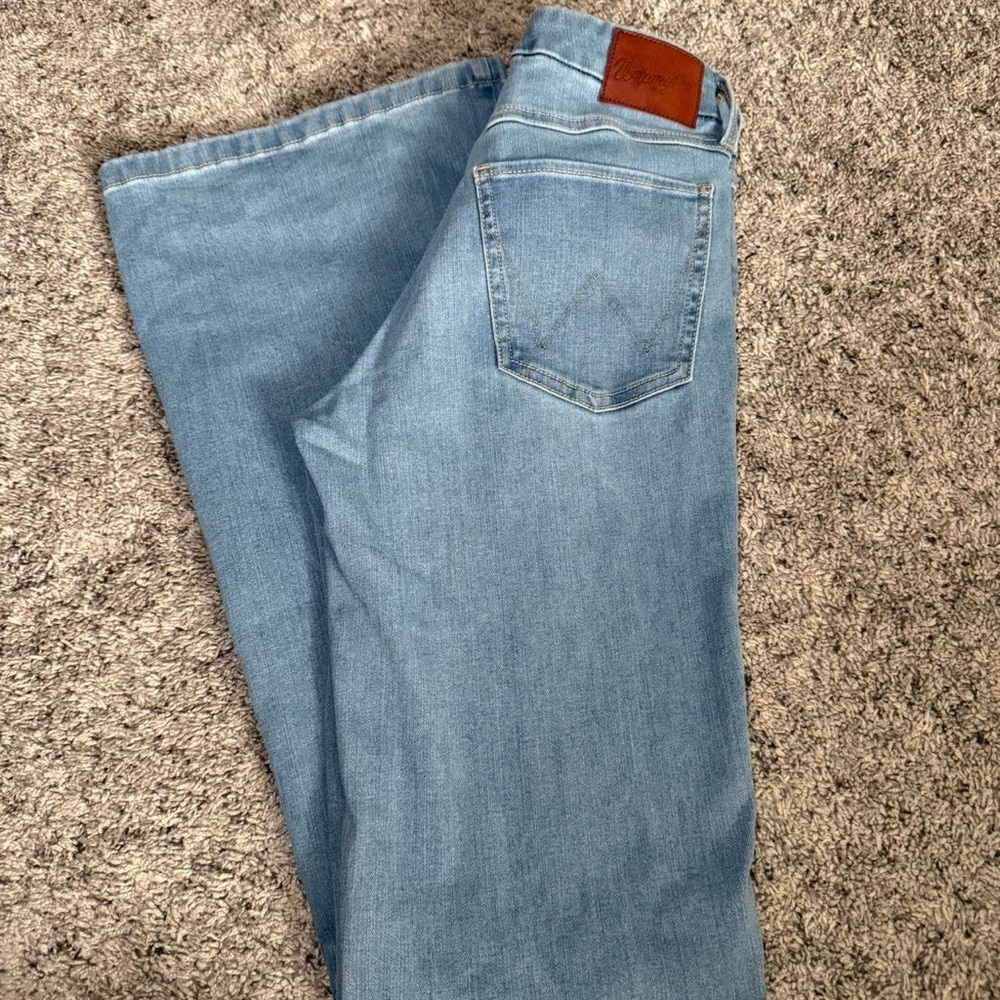 Classic Blue Women's Wrangler Jeans